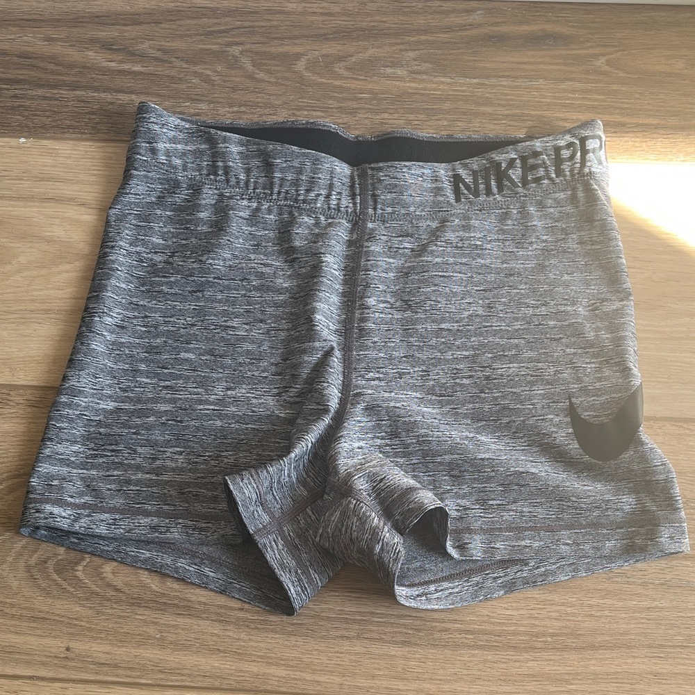 Nike Heather Gray Pro Shorts - 3” Medium